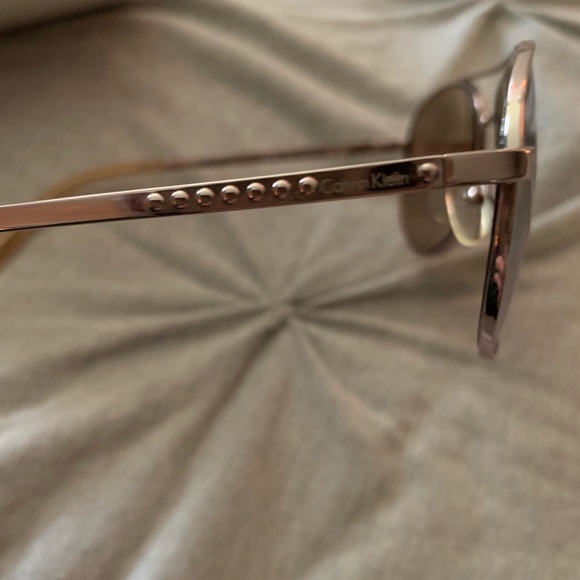 Calvin Klein sunglasses - Picture 3 of 5